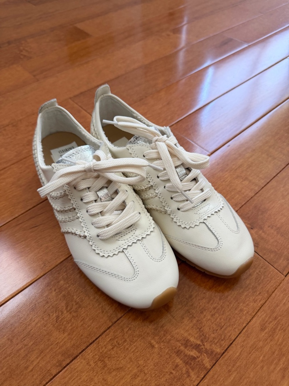 Dolce Vita Leather Sneaker - brand new size 6